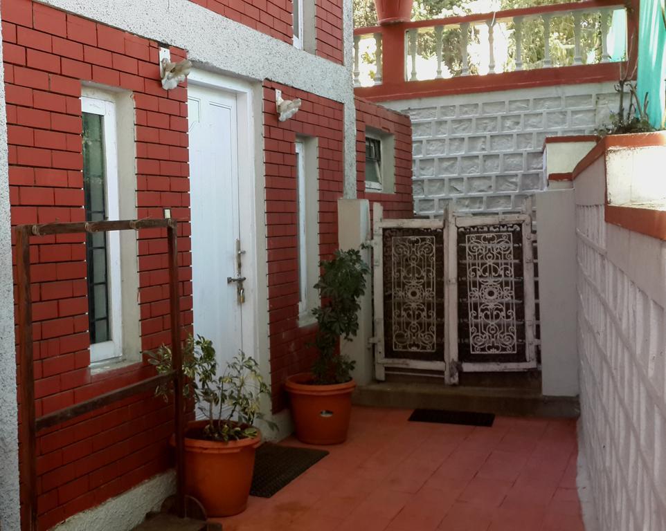 बिस्तर और नाश्ता The Red House Ooty